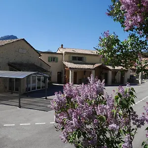 https://loustaou-castellane.fr-provencehotel.com